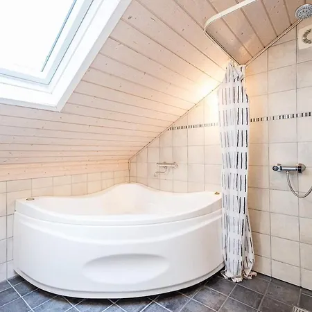 6 Person In * Nørre Nebel